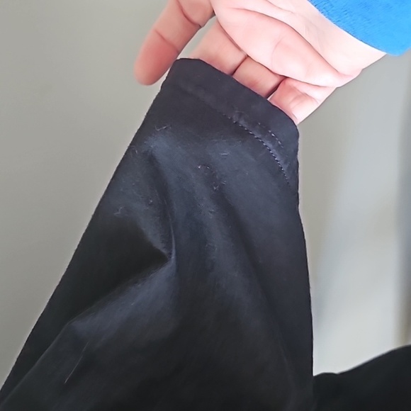 Gildan Black Short Sleeve Tee with Red and Yellow Superbowl Graphics NWOT - Picture 8 of 14